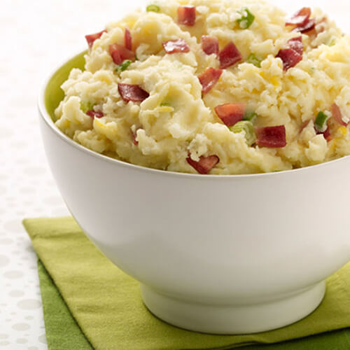 https://www.jennieo.com/wp-content/uploads/2019/11/image-recipe_cheddar-mashed-ptatoes-and-turkey-bacon.jpg